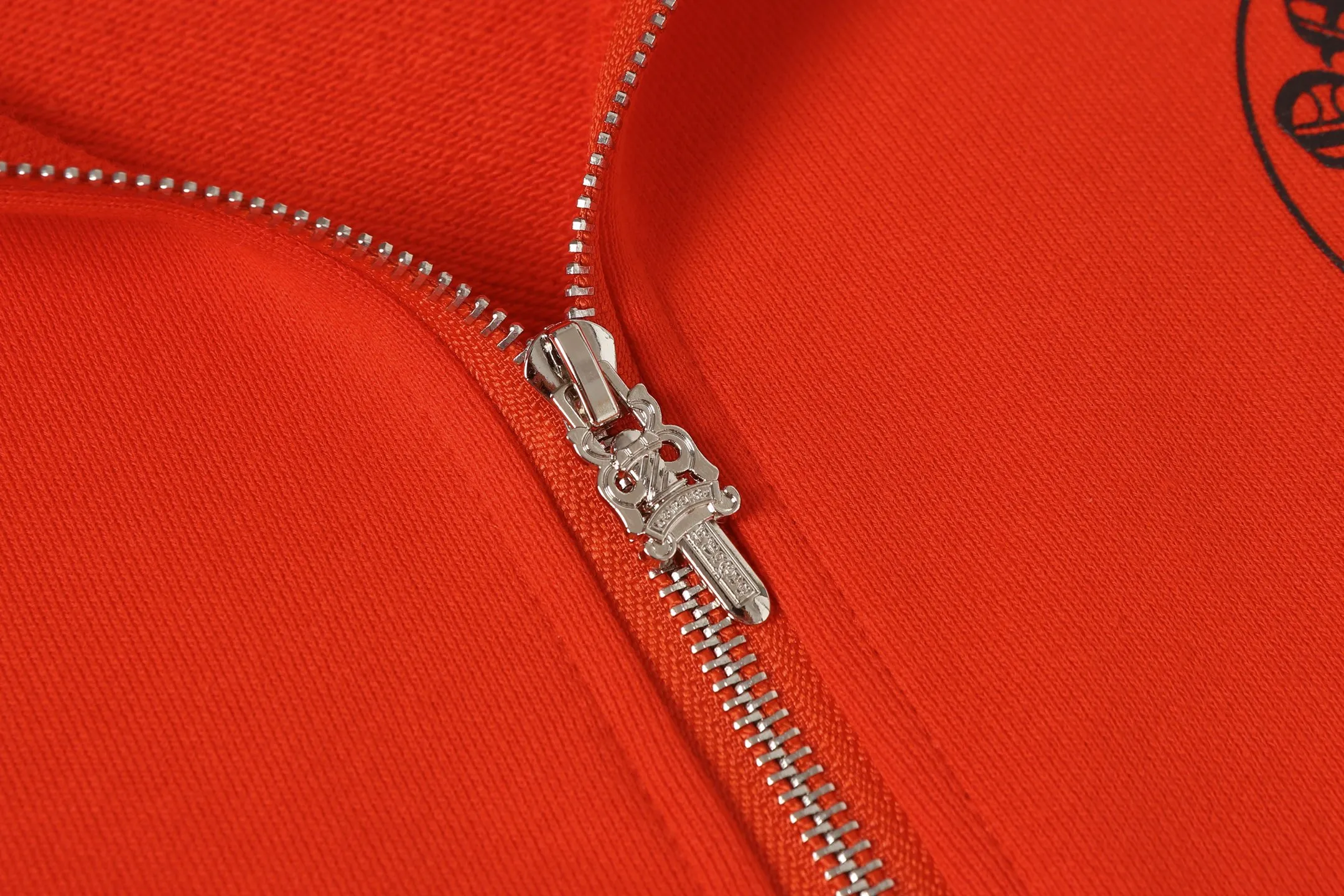 P260 Cross-border model, please do not place an order if you are pursuing quality - Chrome Hearts/Chrome Heart Graffiti✍️ Printed zipper sweatshirt cardigan jacket - High weight, high density and high quality. The wool is soft, delicate and skin-friendly. Soft and silky to the touch. Excellent warmth and skin-friendly properties - Custom-woven and custom-dyed, no color difference, no matter the fabric or workmanship details, beat the ordinary version on the market - Hardware zipper accessories are all customized, full of details - Color: orange red - Size: S M LXL
